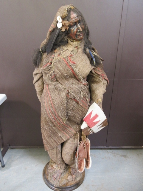 lot 107 image: STATUE