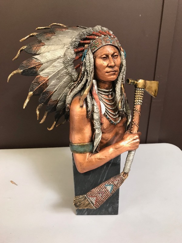 lot 128 image: LEGENDS STATUE