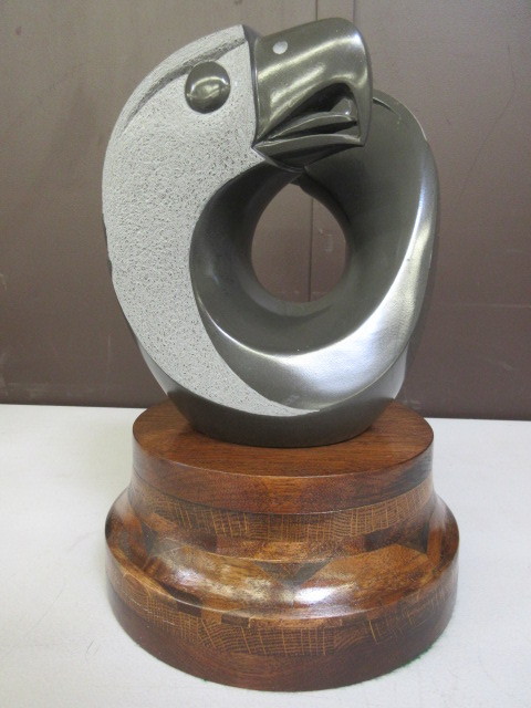 lot 356 image: TWIN EAGLES SCULPTURE BY ALFRED BELGARDE