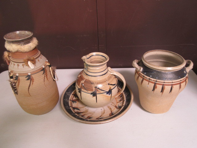lot 367 image: 4 PIECE POTTERY PITCHER, BOWL & POTSVASE (2) BY MAS