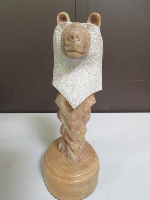 lot 376 image: ORIGINAL ALABASTER BEAR CARVING BY LARRY DECOTEAU 1996