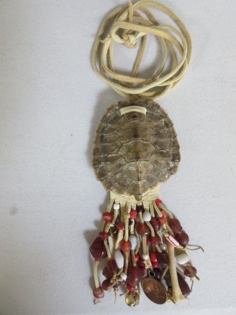 lot 420 image: TURTLE SHELL NECKLACE BY JEFF SAVAGE