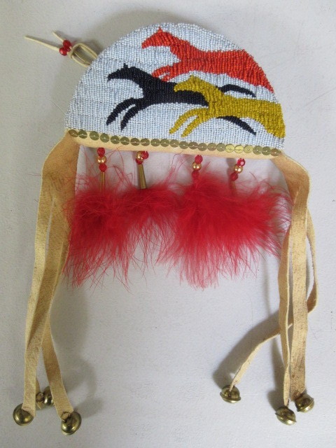 lot 429 image: BEADED DANCE BAG