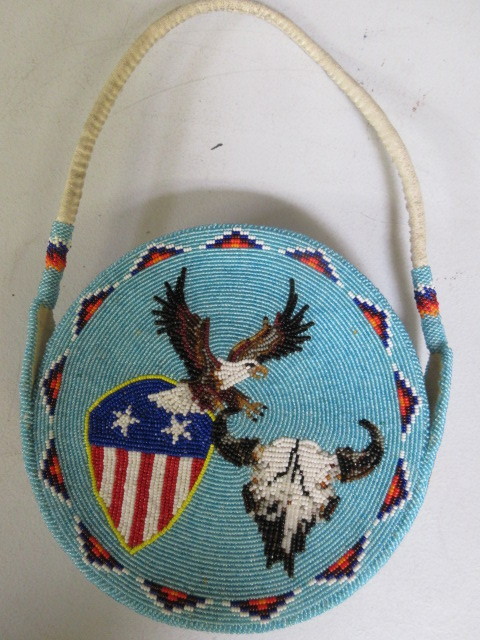lot 433 image: HAND BEADED LEATHER PURSE