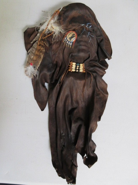 lot 440 image: SHAPED LEATHER WALL HANGING MASK