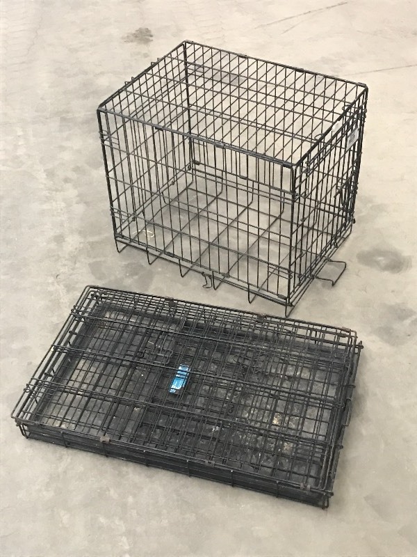 lot 65 image: Lot Of (2) Foldable Steel Pet Lodg...