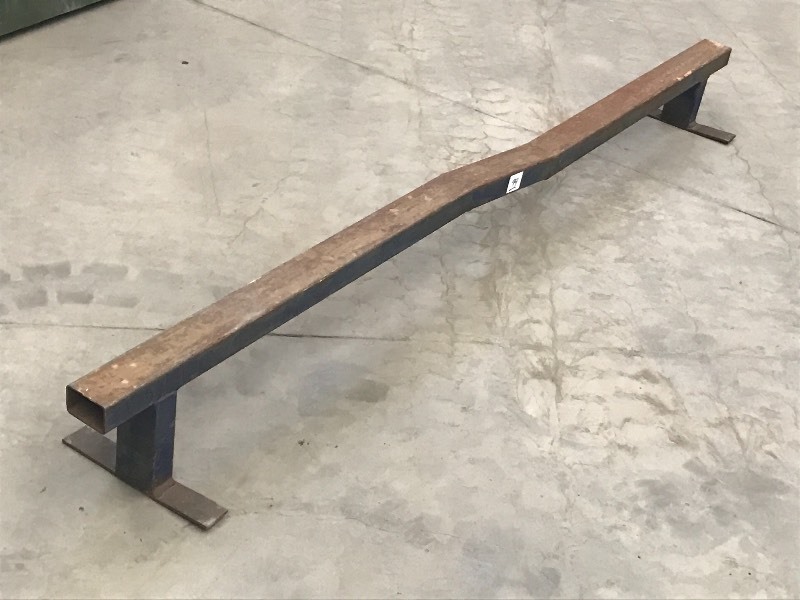 lot 94 image: 8ft Steel Skate Boarding Rail ...
