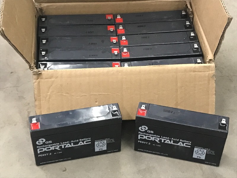 lot 116 image: Lot Of (12) 6Volt Emergency Light B...