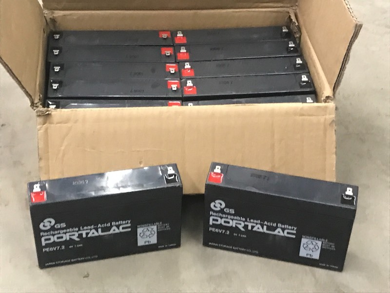 lot 117 image: Lot Of (12) 6Volt Emergency Light B...