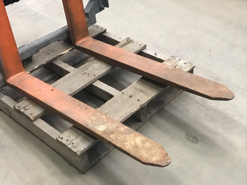 lot 7 image: Set Of Heavy Duty Forklift Cage & 3...