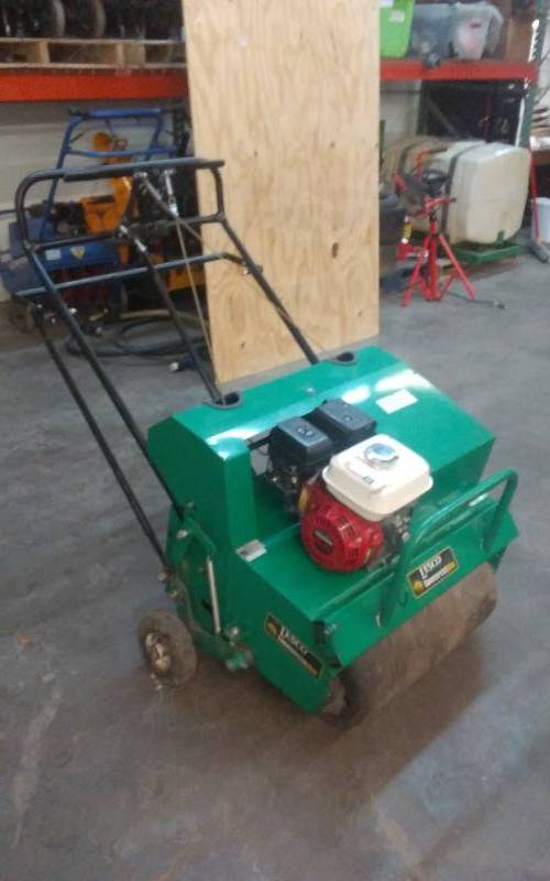 lot 4 image: Lesco Honda 4 HP 6-Tine Walk Behind Aerator