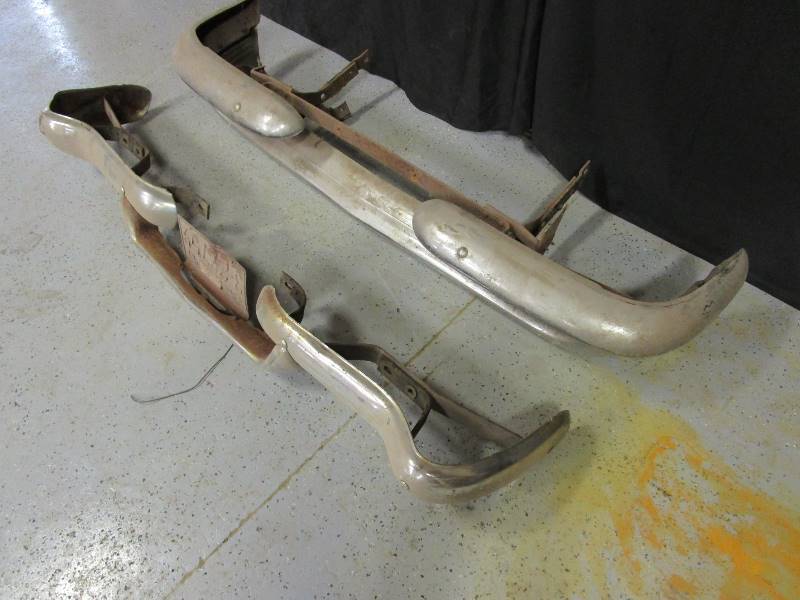 lot 17 image: 55 Pontiac Bumpers