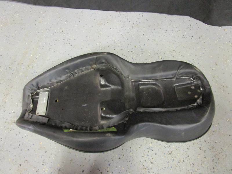 lot 21 image: (New) Harley Motorcycle Seat