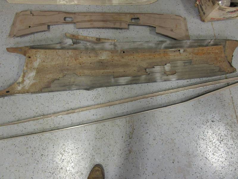 lot 33 image: Misc. Car Parts (see pics)
