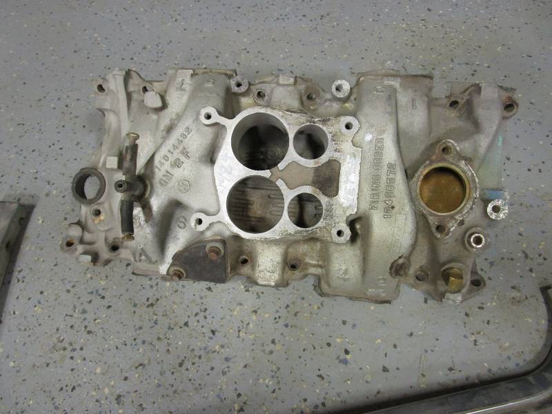 lot 37 image: 84 Corvette Manifold & T-Top Trim