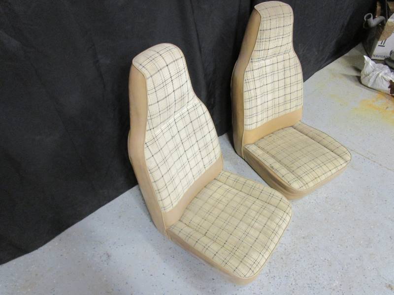 lot 53 image: Bucket Seats