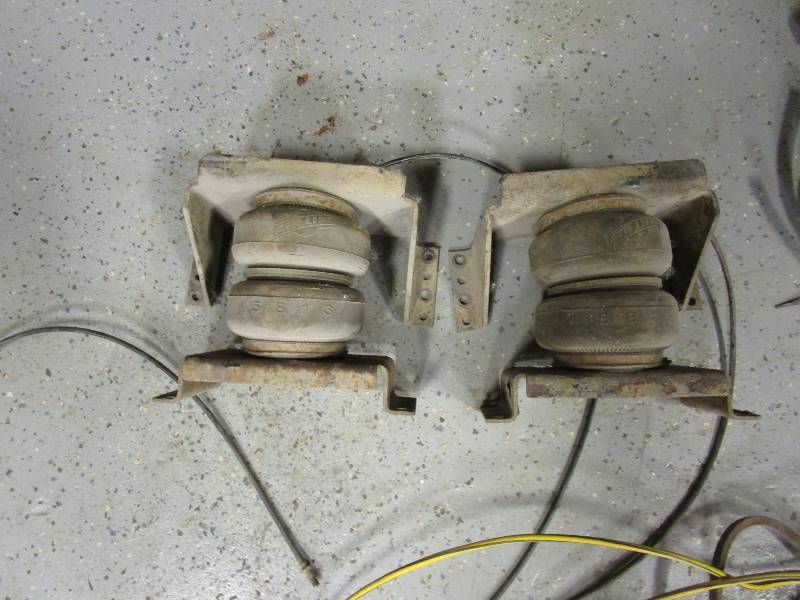 lot 70 image: Air Ride System off of Dodge Pickup & Ratchet Straps