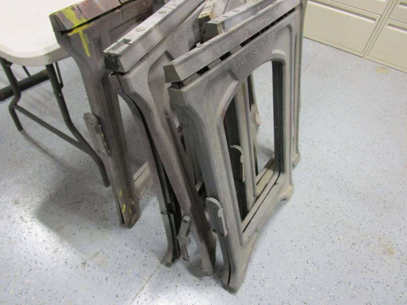 lot 90 image: (6) Plastic Folding Sawhorses