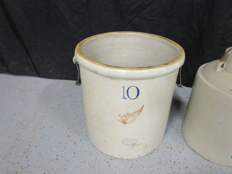 lot 93 image: Redwing Crocks