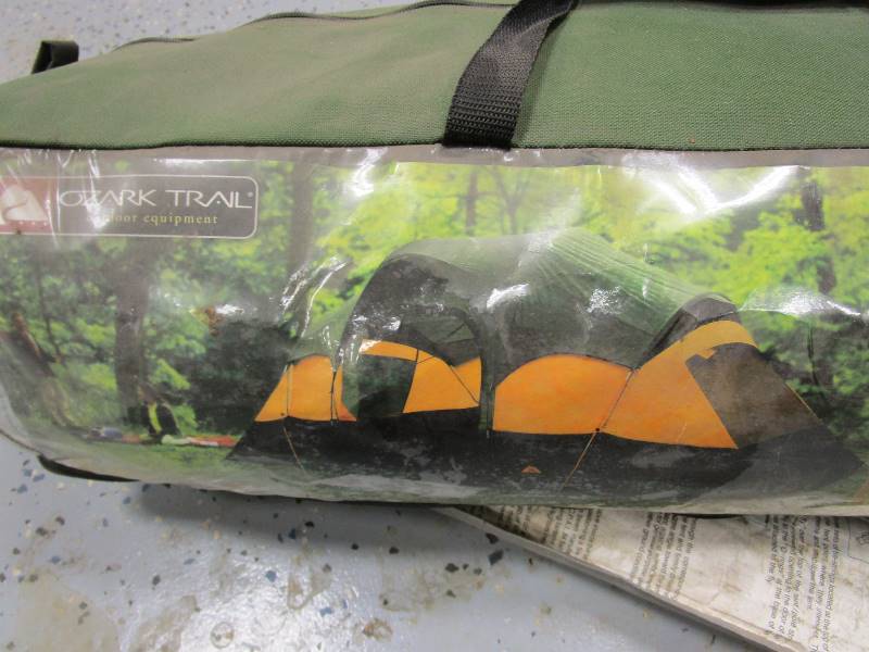 lot 98 image: 7-Person Tent