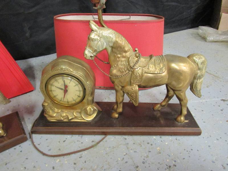 lot 100 image: Vintage Horse Clock Lamps