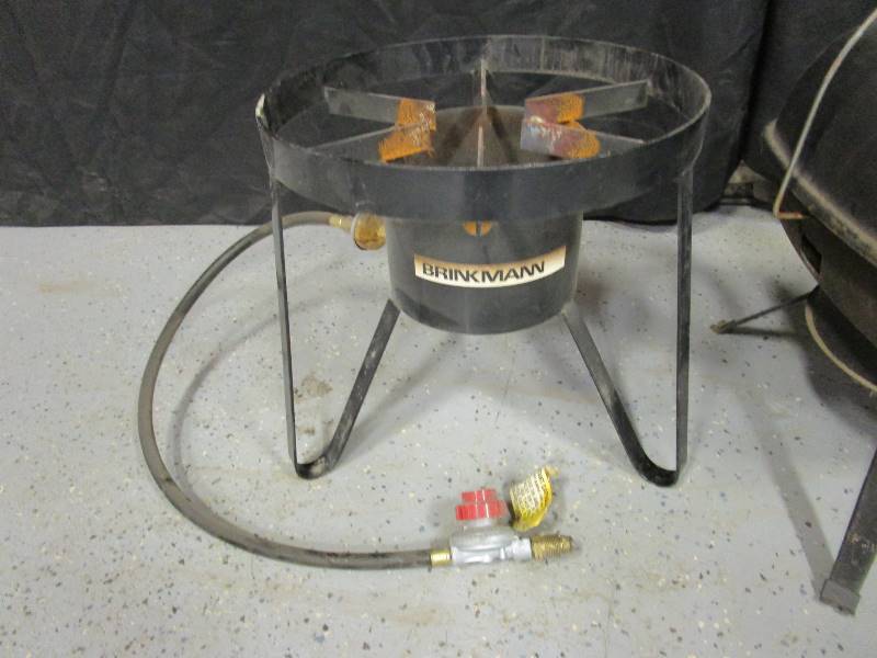 lot 102 image: Propane Burner & Charcoal Grill