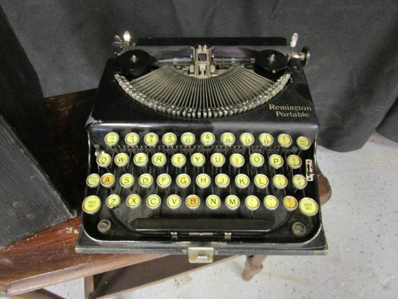 lot 115 image: Vintage End Table & Remington Typewriter