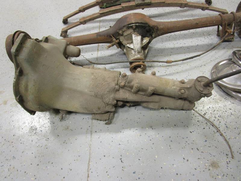 lot 8 image: Morris Minor 1000 Parts