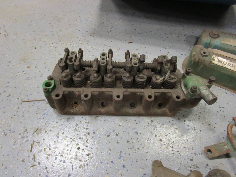 lot 6 image: Morris Minor 1000 Parts