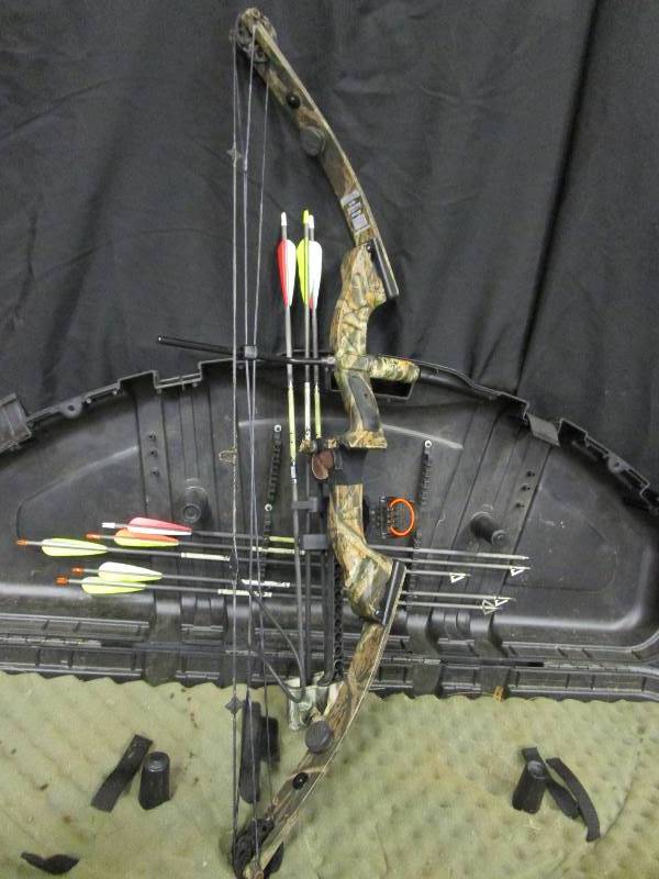 lot 23 image: Reflex Bow & Accessories