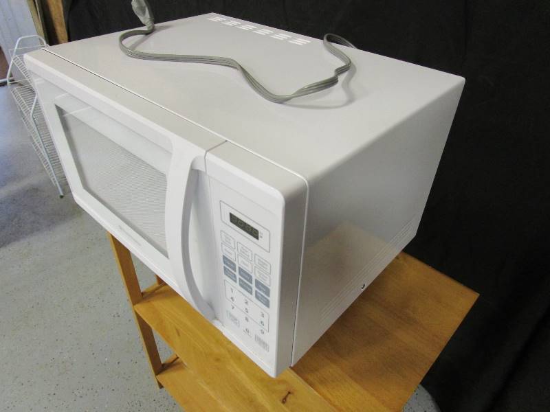 lot 61 image: Microwave