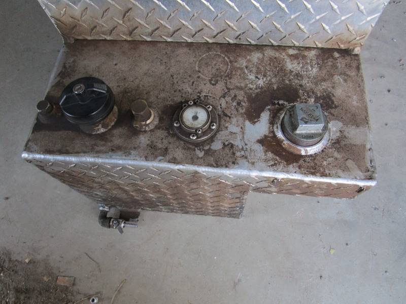 lot 80 image: Fuel TankToolbox