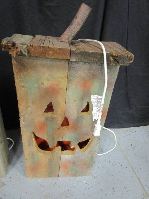 lot 85 image: Halloween & Xmas Decorations