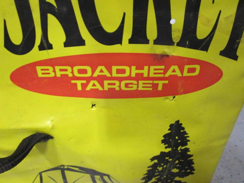 lot 127 image: Broadhead Target