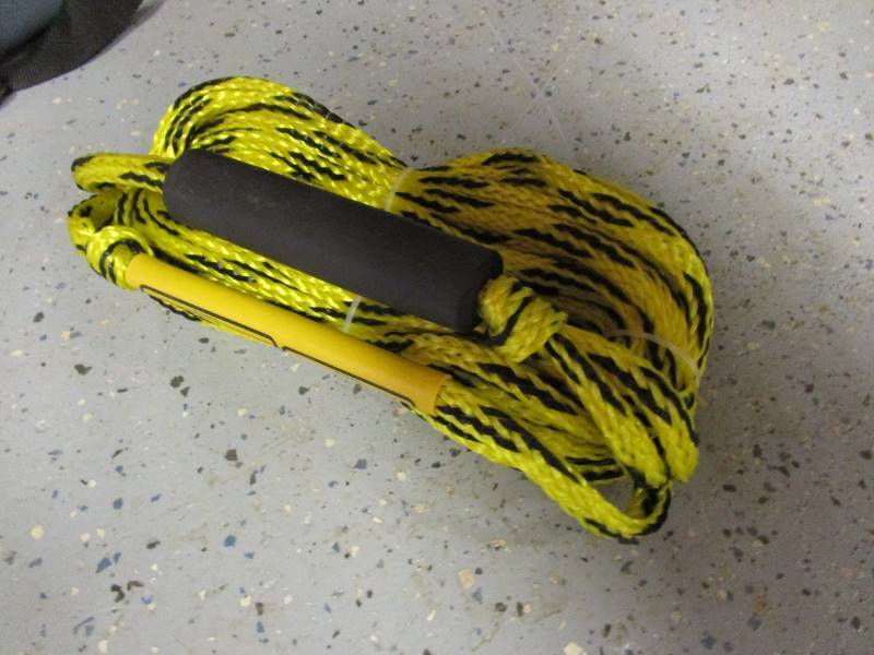 lot 129 image: Life Jackets & (New) Ski Rope