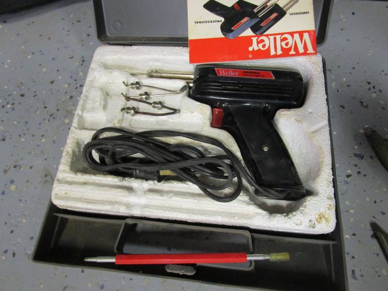 lot 134 image: Soldering Gun & Tin Snips