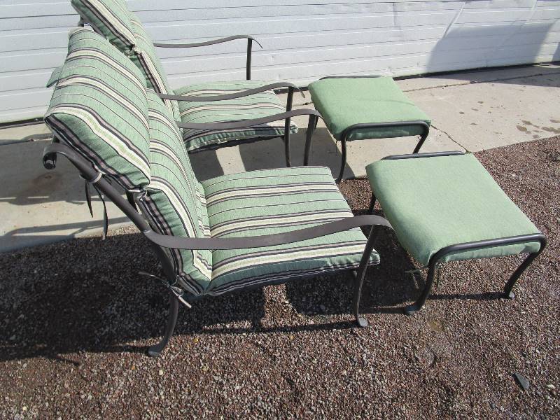 lot 137 image: Patio Furniture