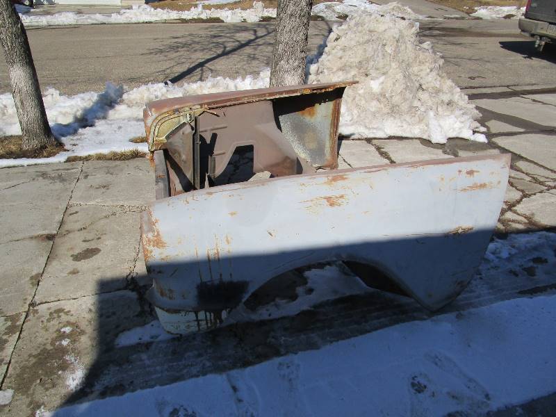 lot 20A image: 55 Pontiac Front Clip