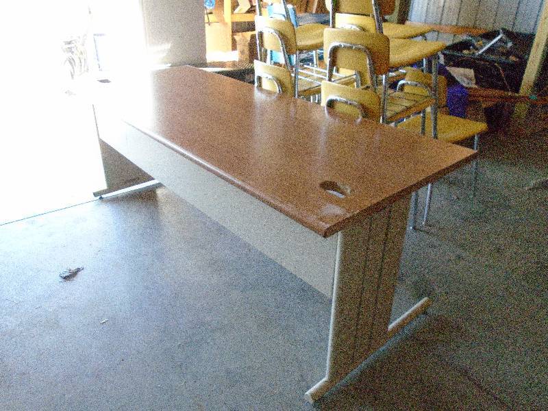 DeskTable