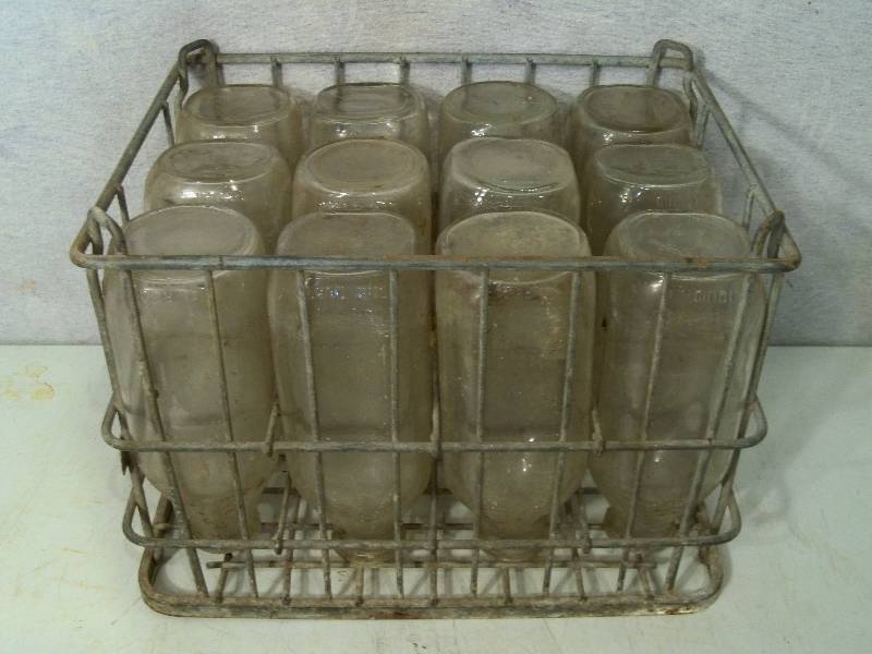 lot 3 image: Fairmont Milk Crate & Bottles