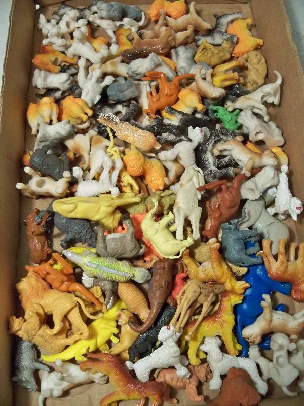 lot 45 image: Happy Meal Toys