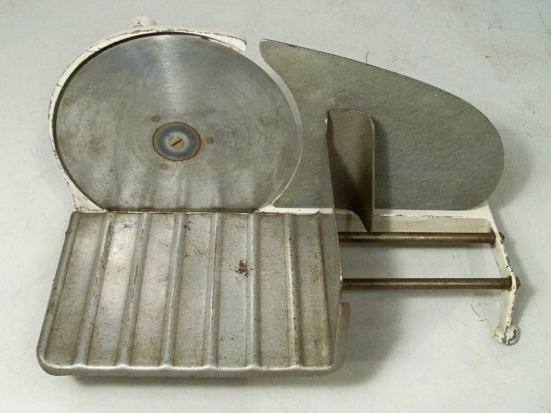 lot 52 image: General 100 Meat Slicer