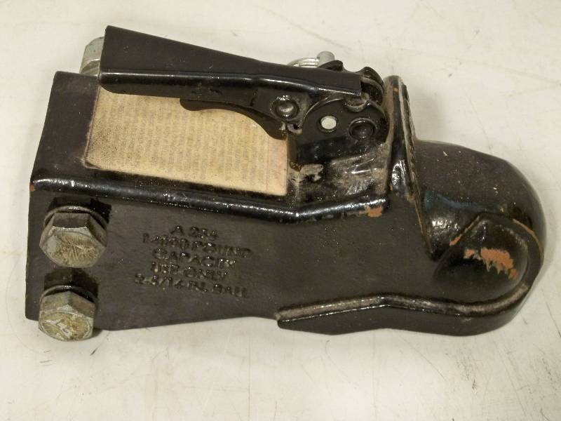 lot 56 image: Bulldog 2 516 Trailer Coupler & Leaf Springs