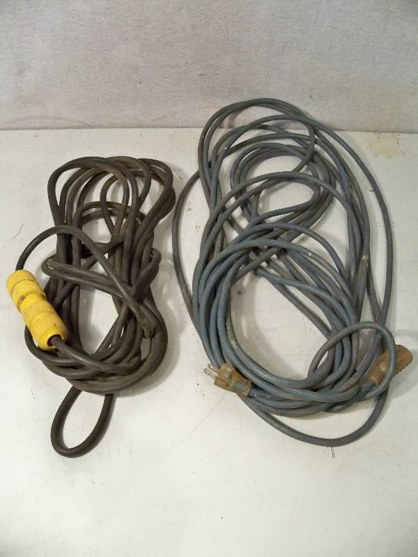 lot 61 image: Electric Cords & Trouble Light