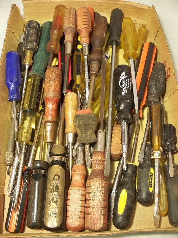 lot 67 image: Lot of Screwdrivers