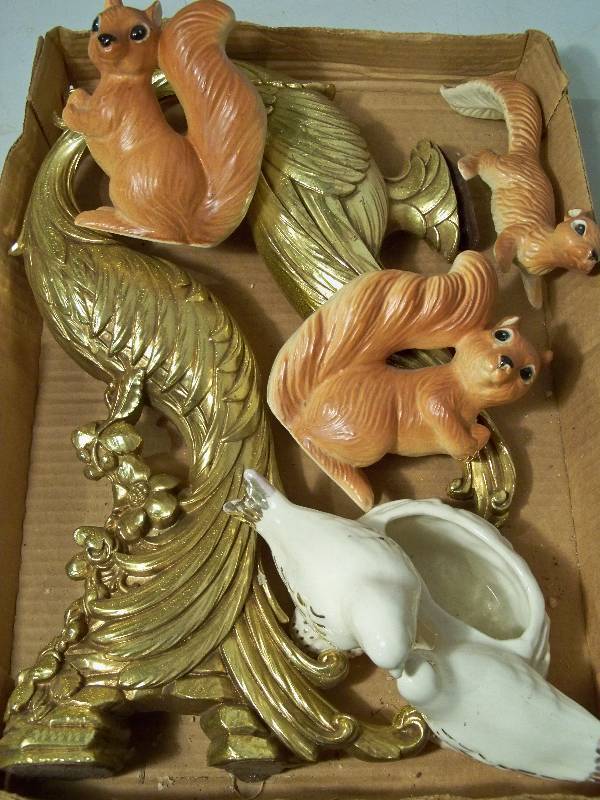 lot 86 image: Knick Knacks