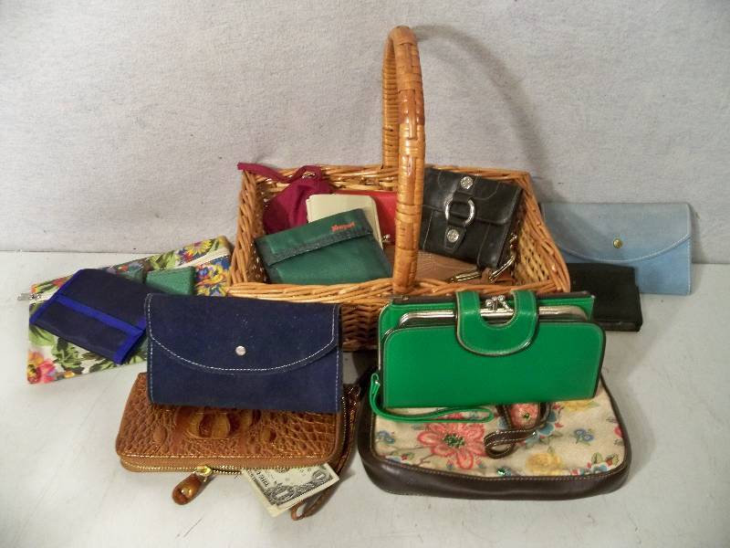 lot 96 image: Purses & Hand Bags