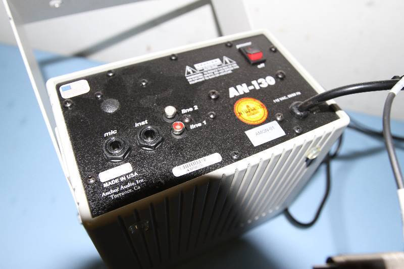 lot 52 image: Anchor AN-130 Lightweight, Portable Powered Pro Audio Monitor Speaker w Mount