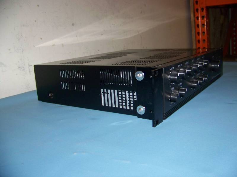 lot 88 image: TOA, 700 Series, 9-Channel, 60 Watt Mixer  Amplifier  Amp