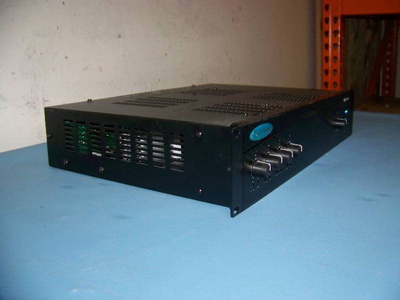 lot 90 image: Crown, 4-Channel, 160W, CommercialProfessional, Power Amplifier  Amp  Mixer